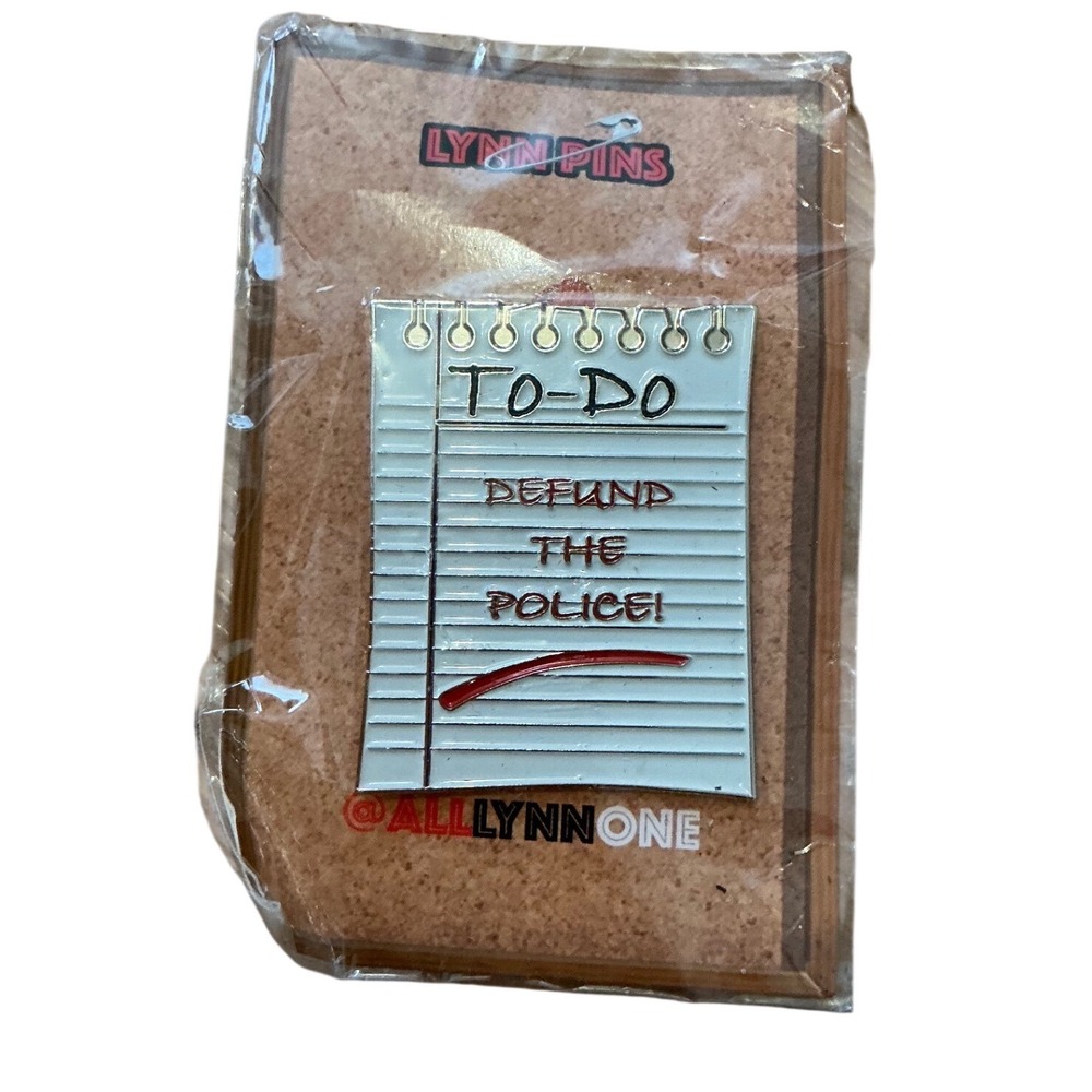 Lynn‎ Pins To Do Defund The Police Enamel Lapel Pin